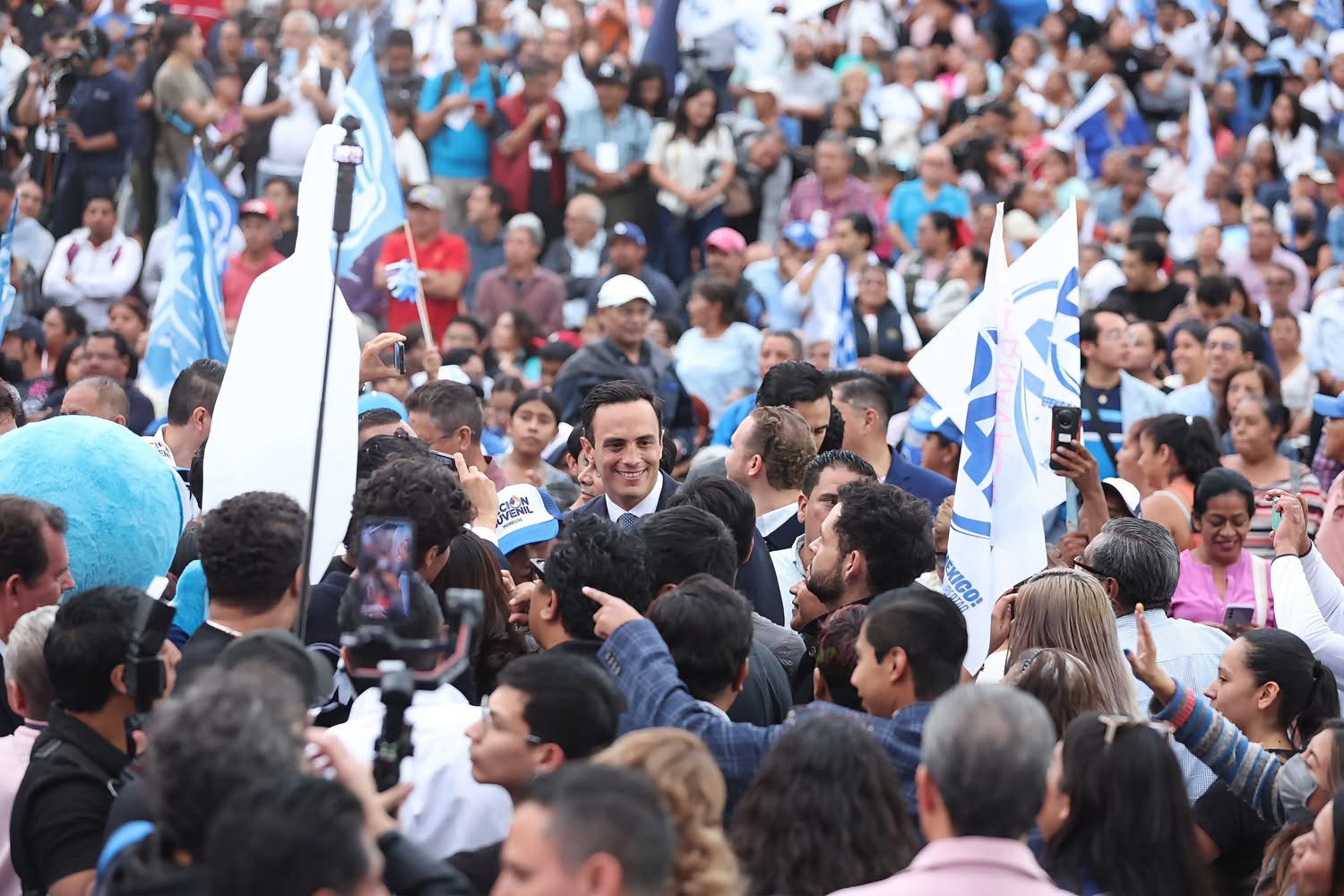 Daniel Martínez Terrazas en encuentro con asistentes